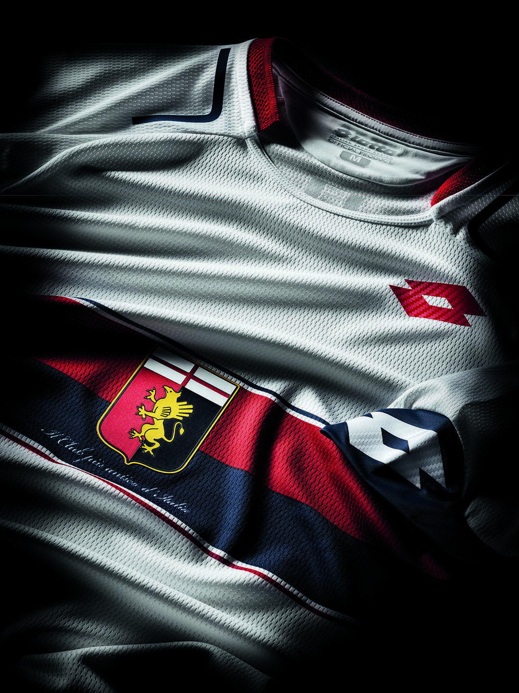 Lotto présente le nouveau maillot Extérieur du Genoa CFC