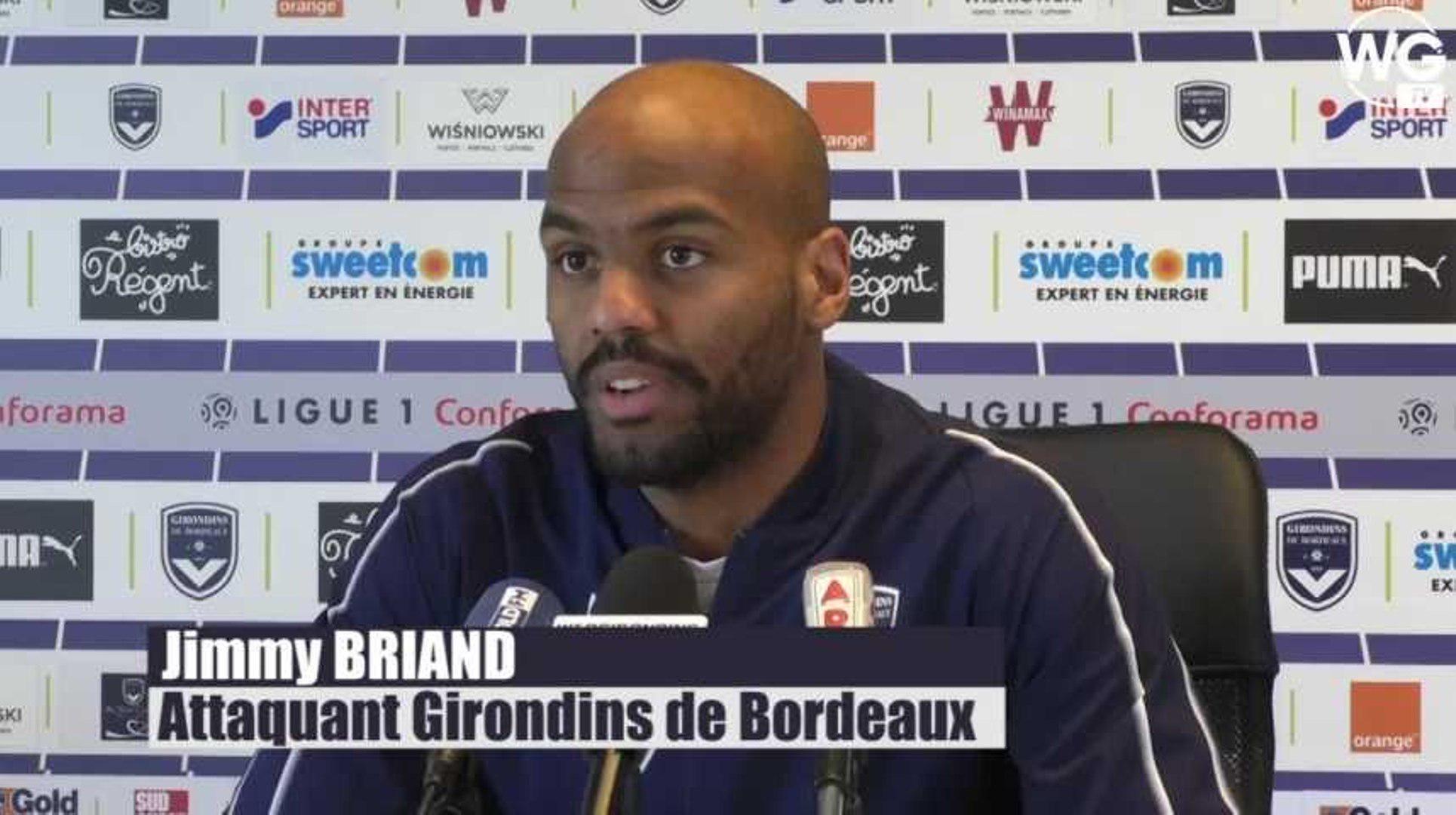 Bordeaux : Jimmy Briand tape du poing sur la tabble