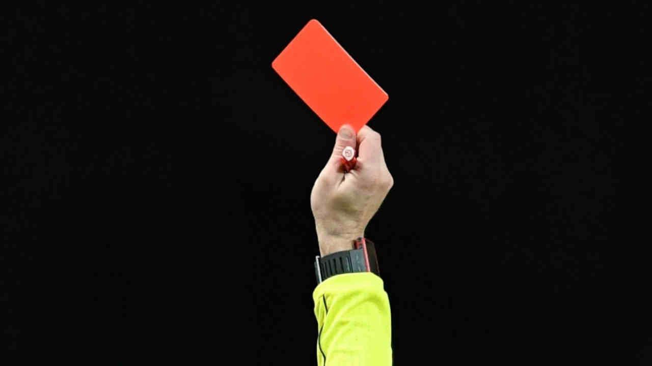 PSG - Basaksehir : l'arbitre principal botte en touche