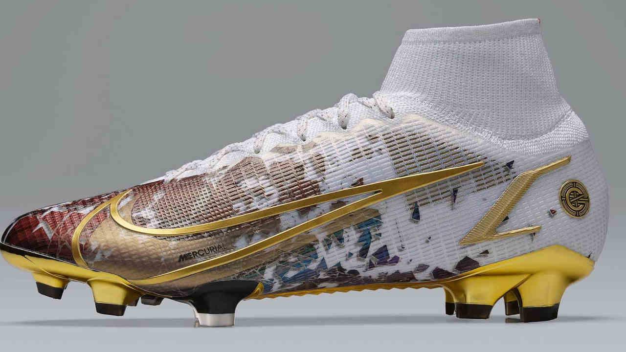 Nike dévoile des crampons pour célébrer le record de CR7 !