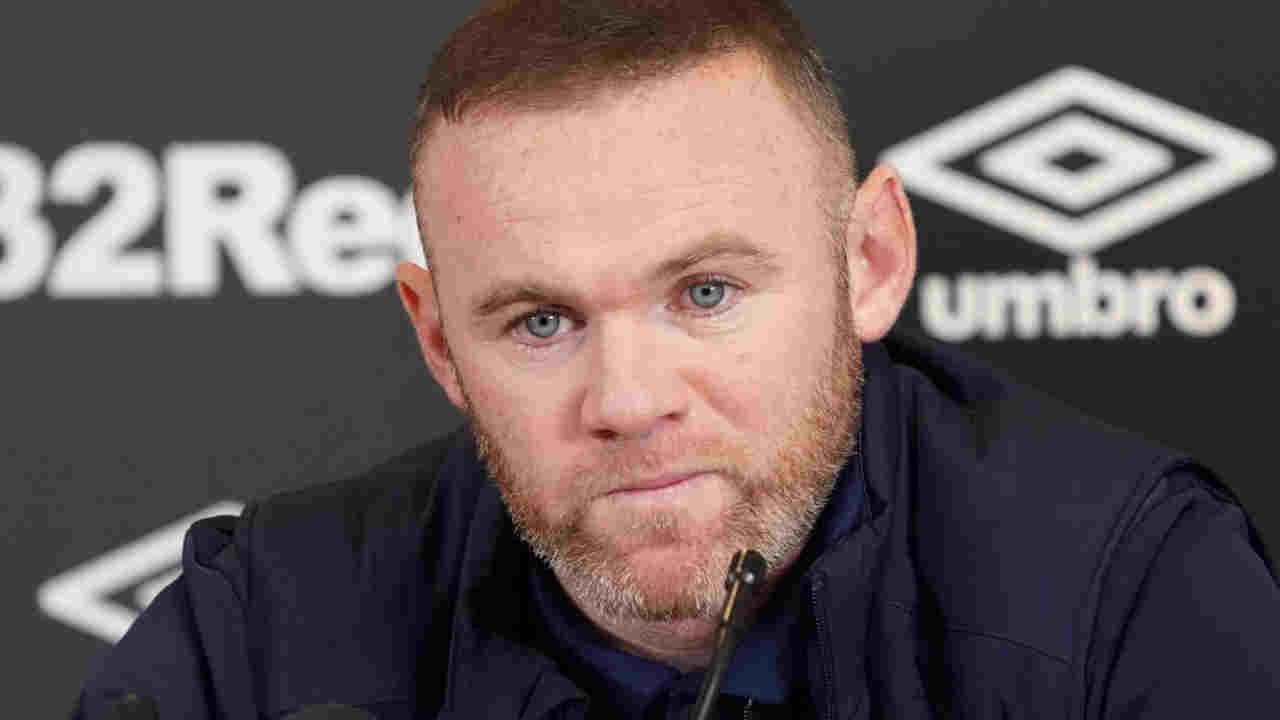 Manchester United : Wayne Rooney tacle les Red Devils !