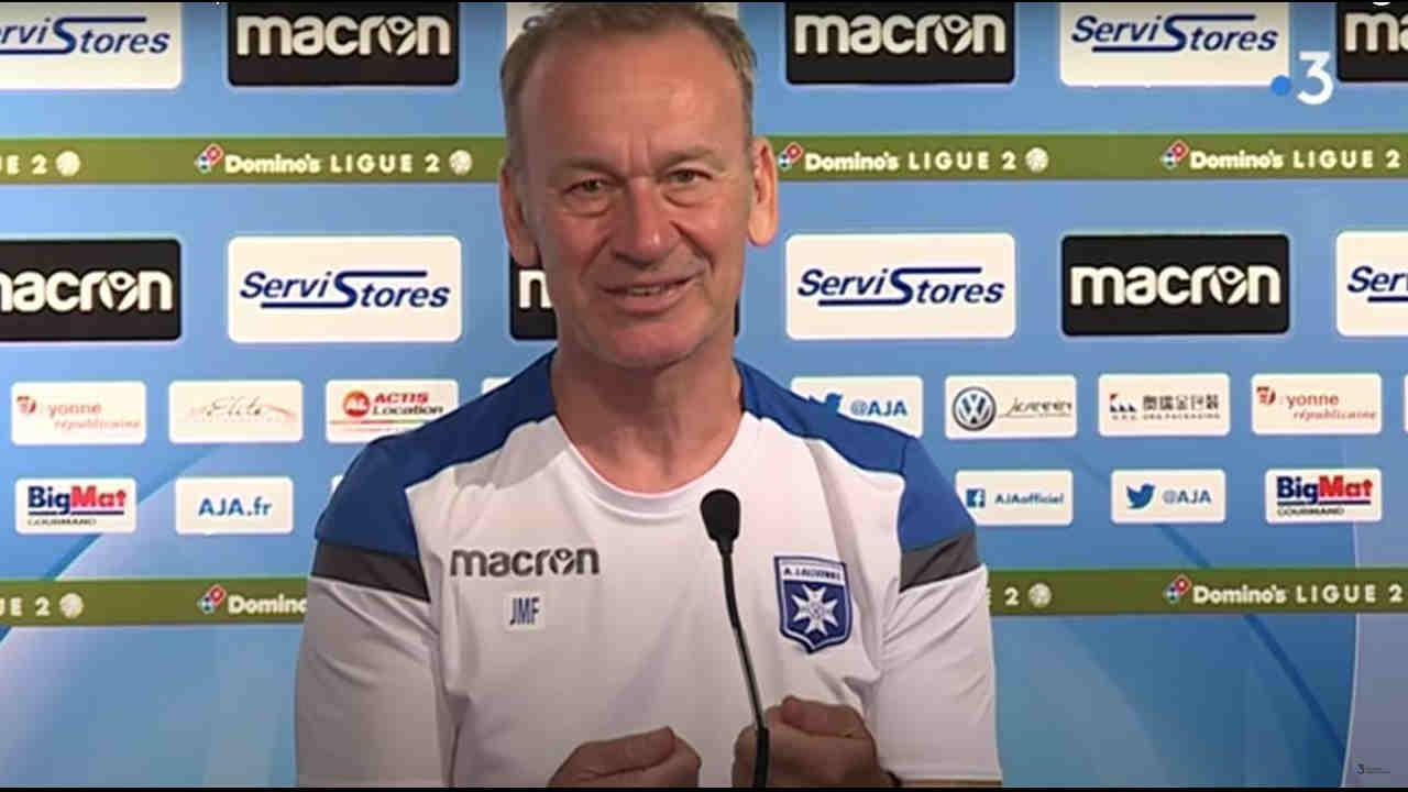 Clermont - Auxerre : Furlan expulsé.