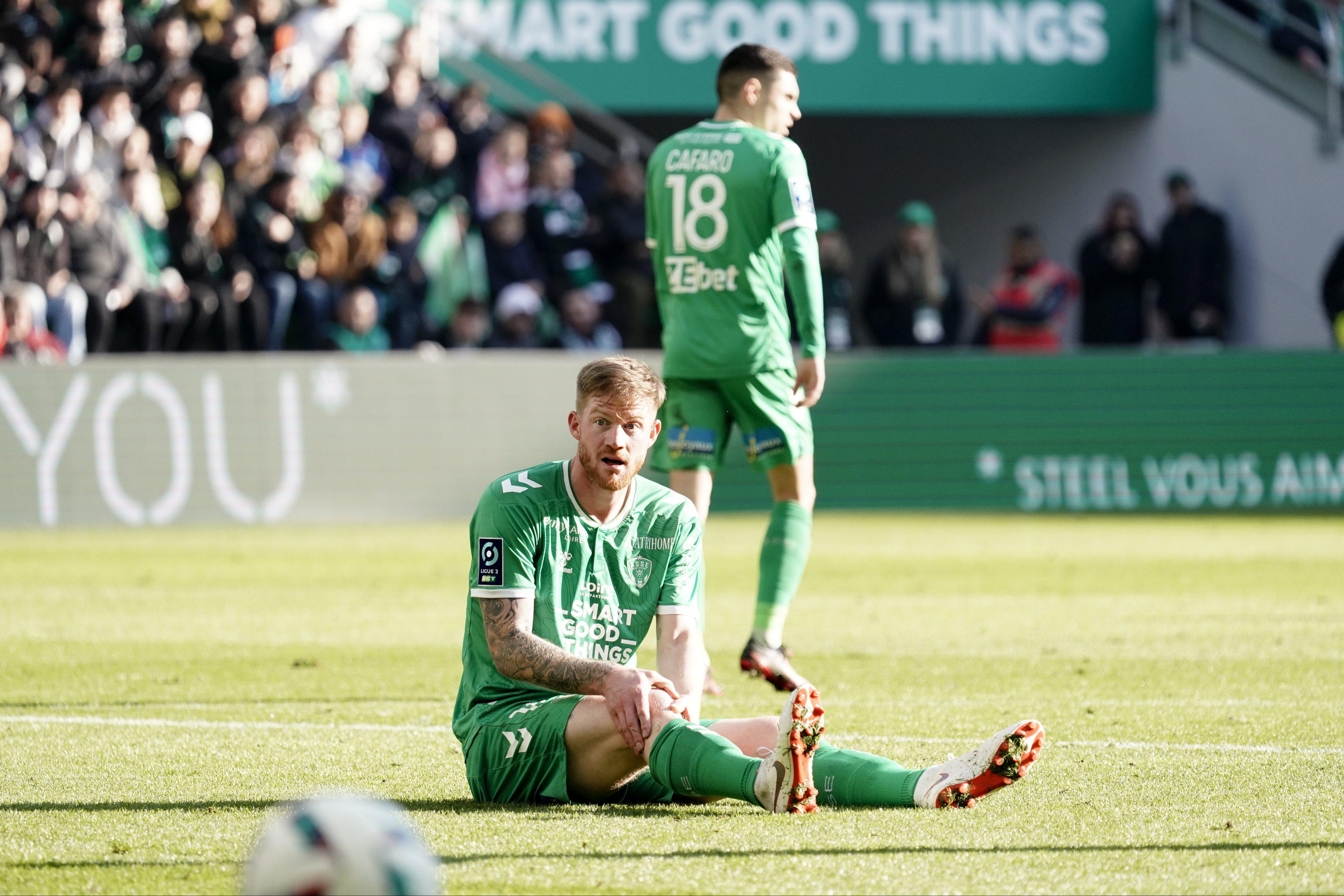 Le vestiaire de l'ASSE affecté par la blessure de Charbonnier