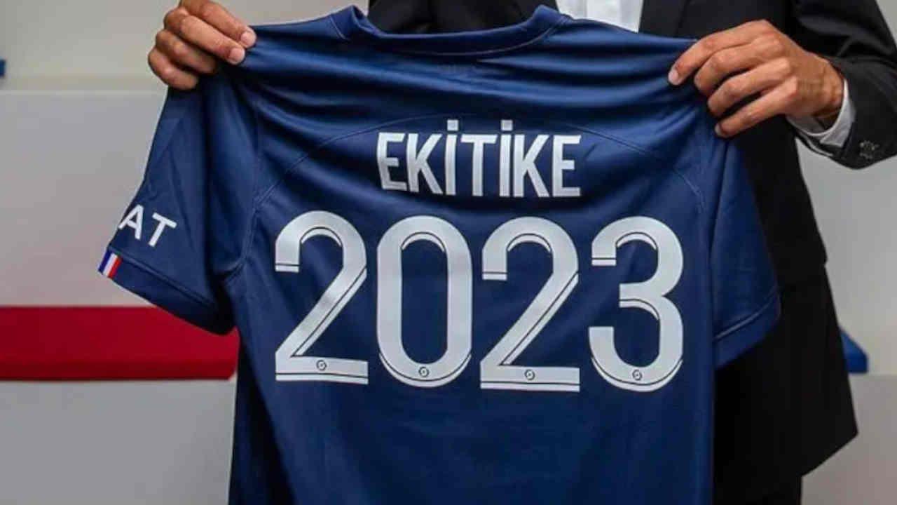 Ekitité dégagé comme un malpropre du PSG !
