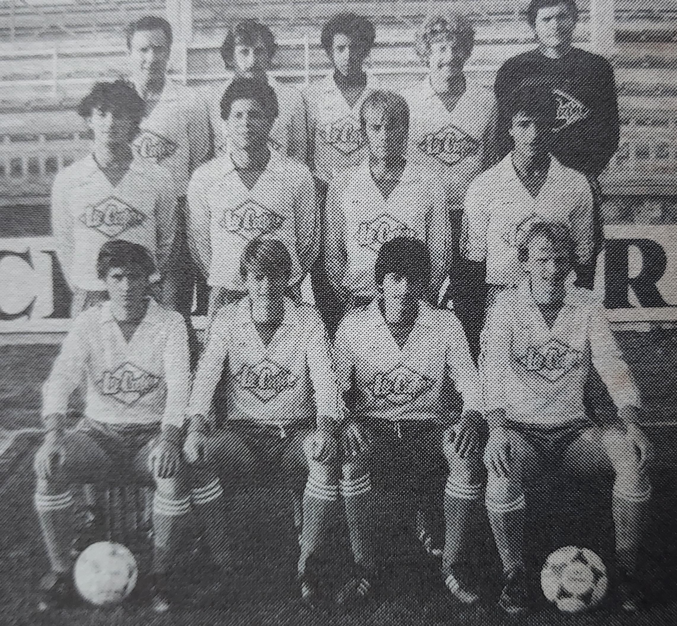 Actuellement à Brest : lancé à Amiens, il fut apprécié au FC Nantes, à l'AJ Auxerre et au LOSC !