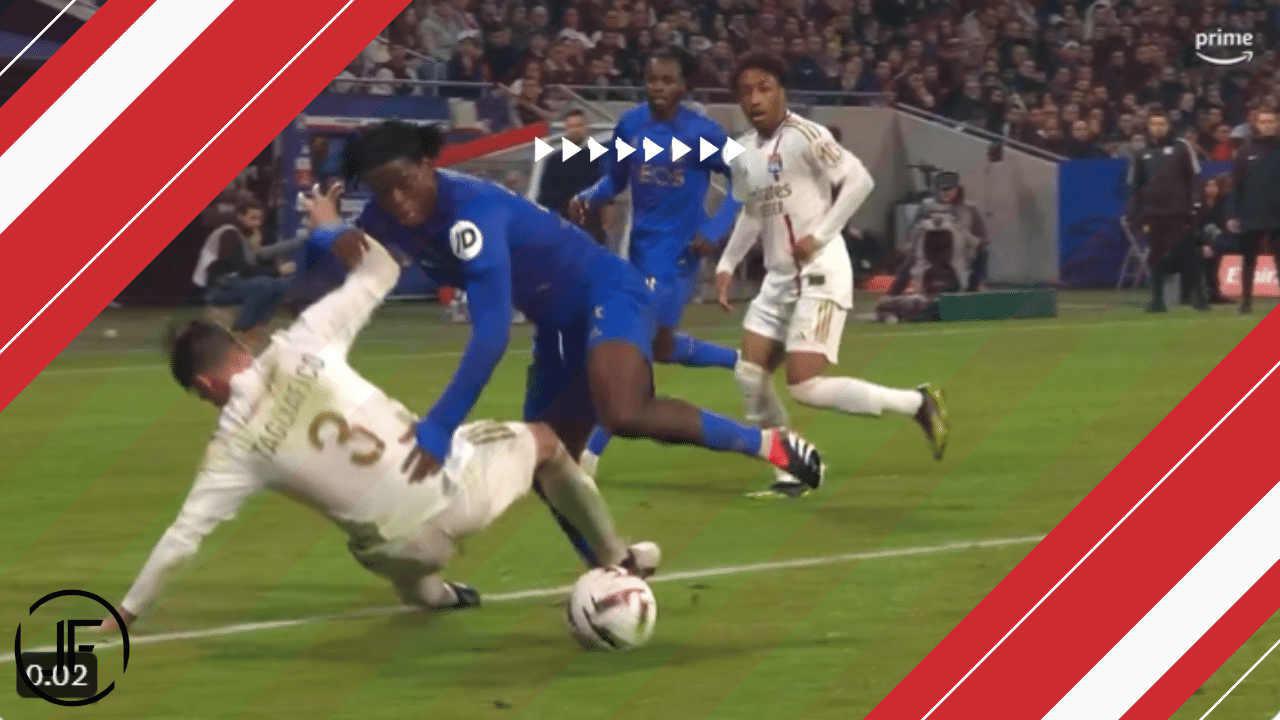 La VAR aux abonnés absents lors de OL - Nice, un arbitre dans l'incompréhension !