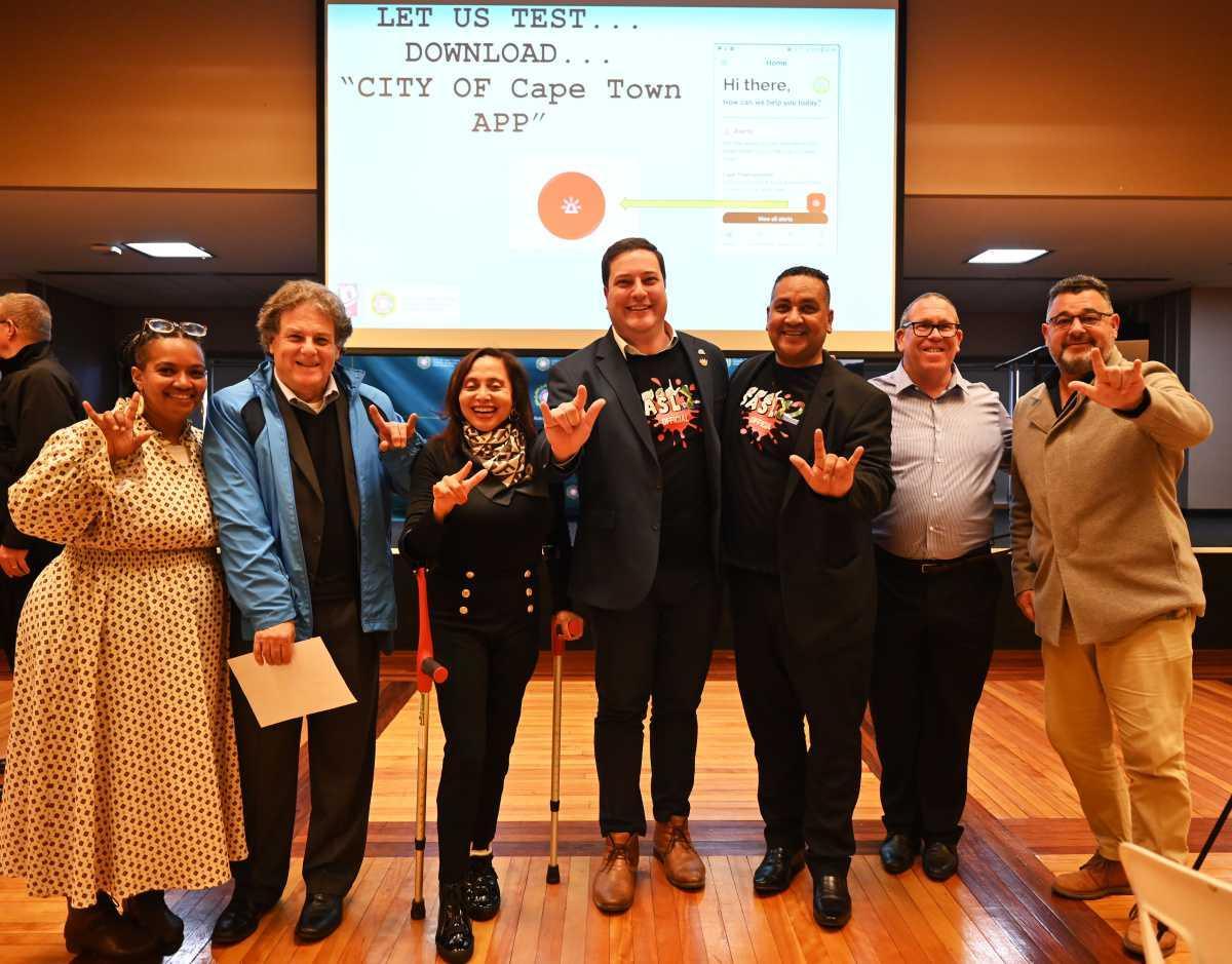 Unlocking emergency services access for Deaf and Hard-of-Hearing persons Unlocking emergency services access for Deaf and Hard-of-Hearing persons