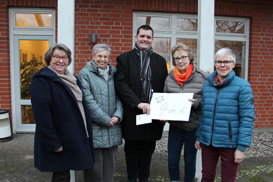 Neujahrstreff unterstützt „Kinder auf Schmetterlingsflügeln“ mit 400 Euro  Neujahrstreff unterstützt „Kinder auf Schmetterlingsflügeln“ mit 400 Euro