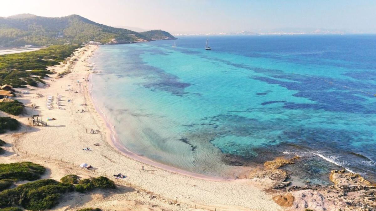 List of Ibiza’s Smoke-Free Beaches: A Breath of Fresh Air for Families