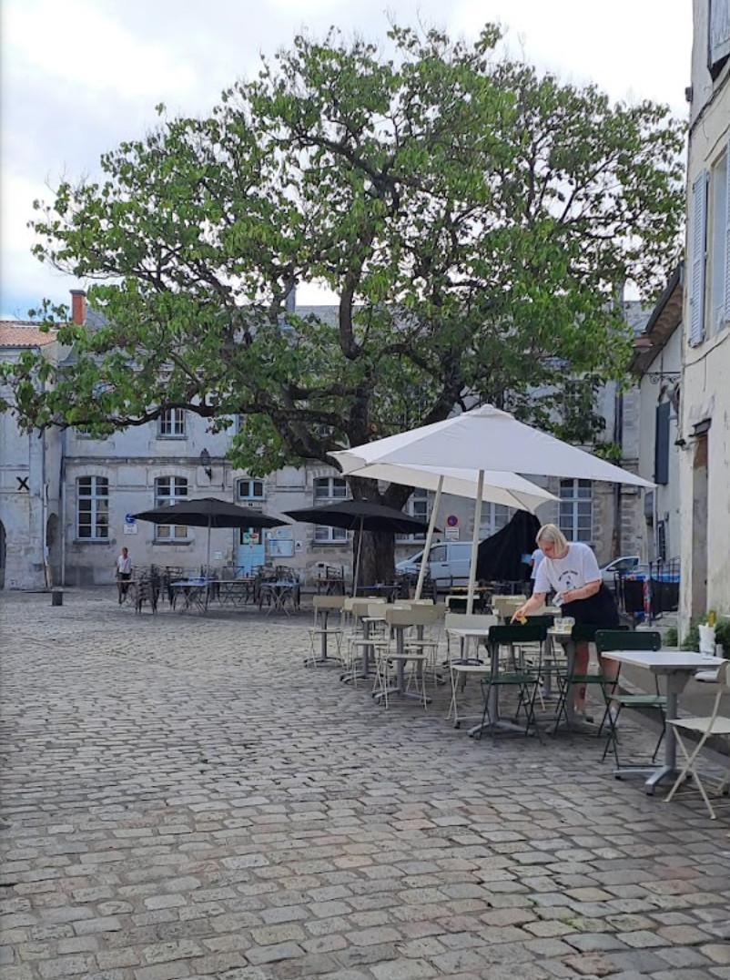 🎧 La Place de La Fourche 🎧 La Place de La Fourche