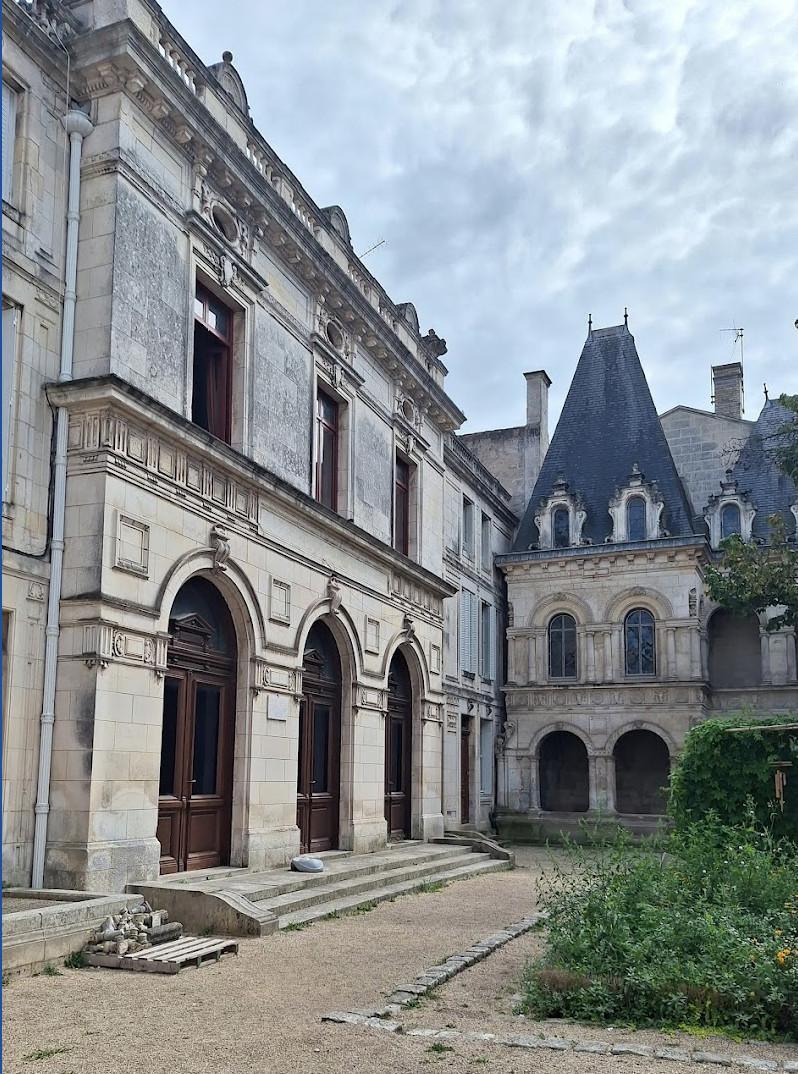 🎧 La Maison Henri II 🎧 La Maison Henri II