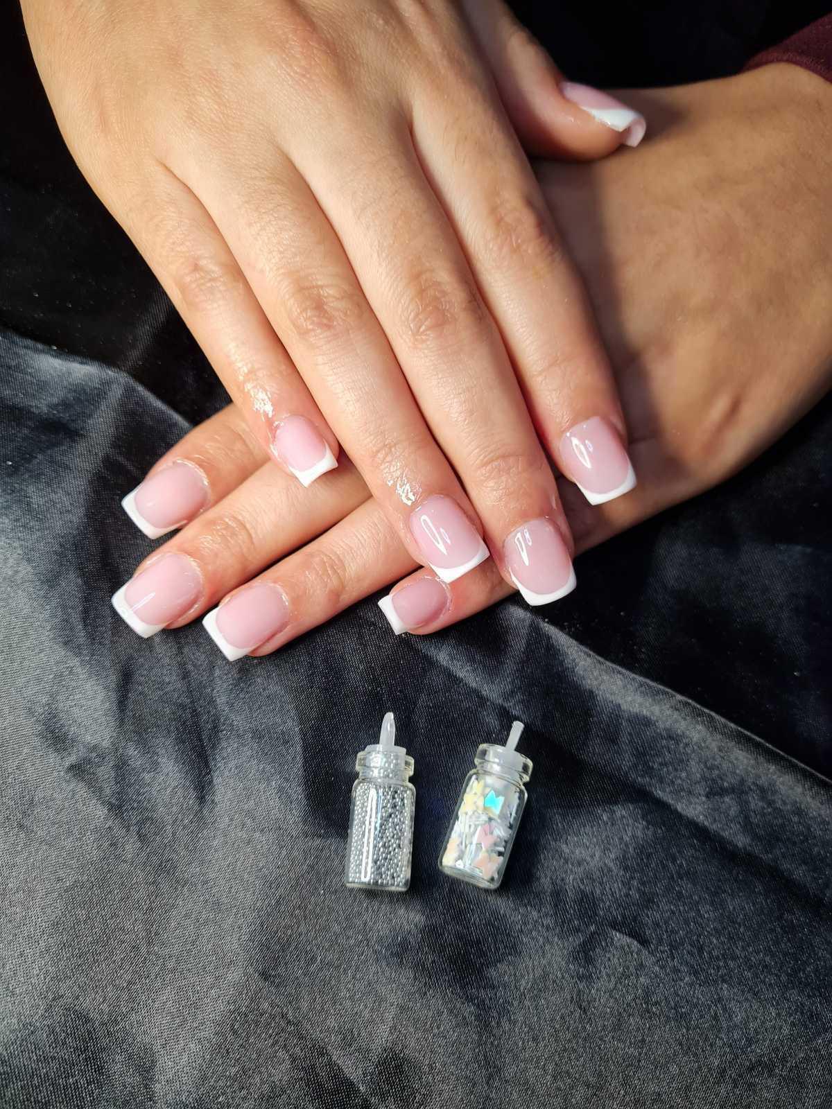 Jusqu'à -8 euros de sur ta prestation chez Belle jusqu'au bout des ongles 💅