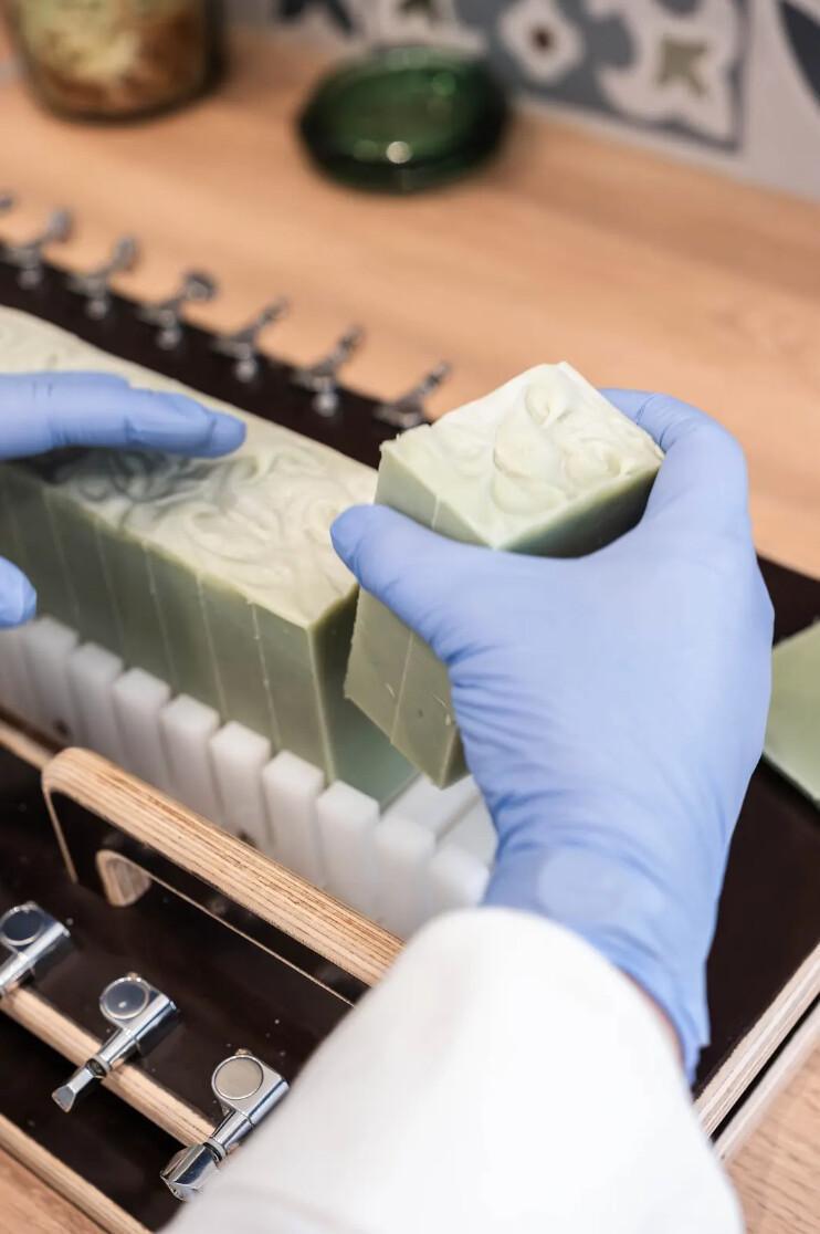 🧼 Un savon artisanal offert dès 30€ d'achat chez l'Atelier Maloa