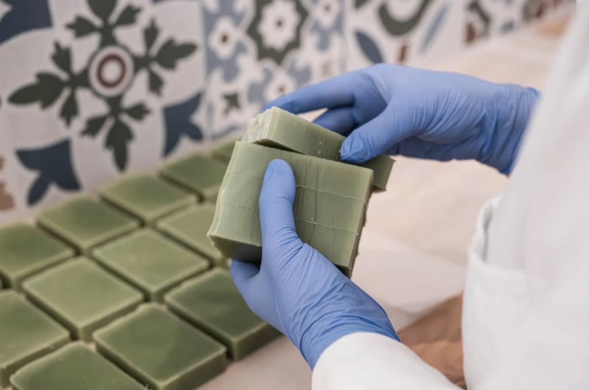 🧼 Un savon artisanal offert dès 30€ d'achat chez l'Atelier Maloa