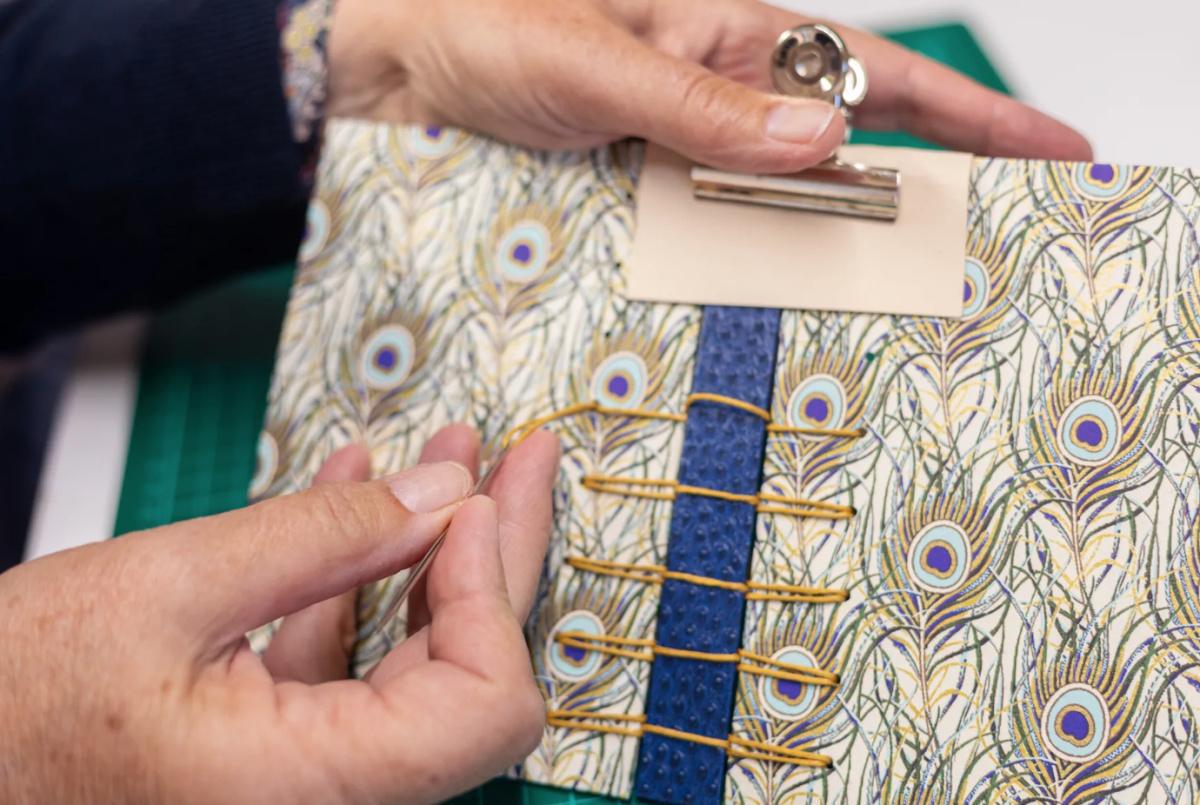 📖 Initiez-vous à la reliure Criss Cross avec Valérie 📖 Initiez-vous à la reliure Criss Cross avec Valérie