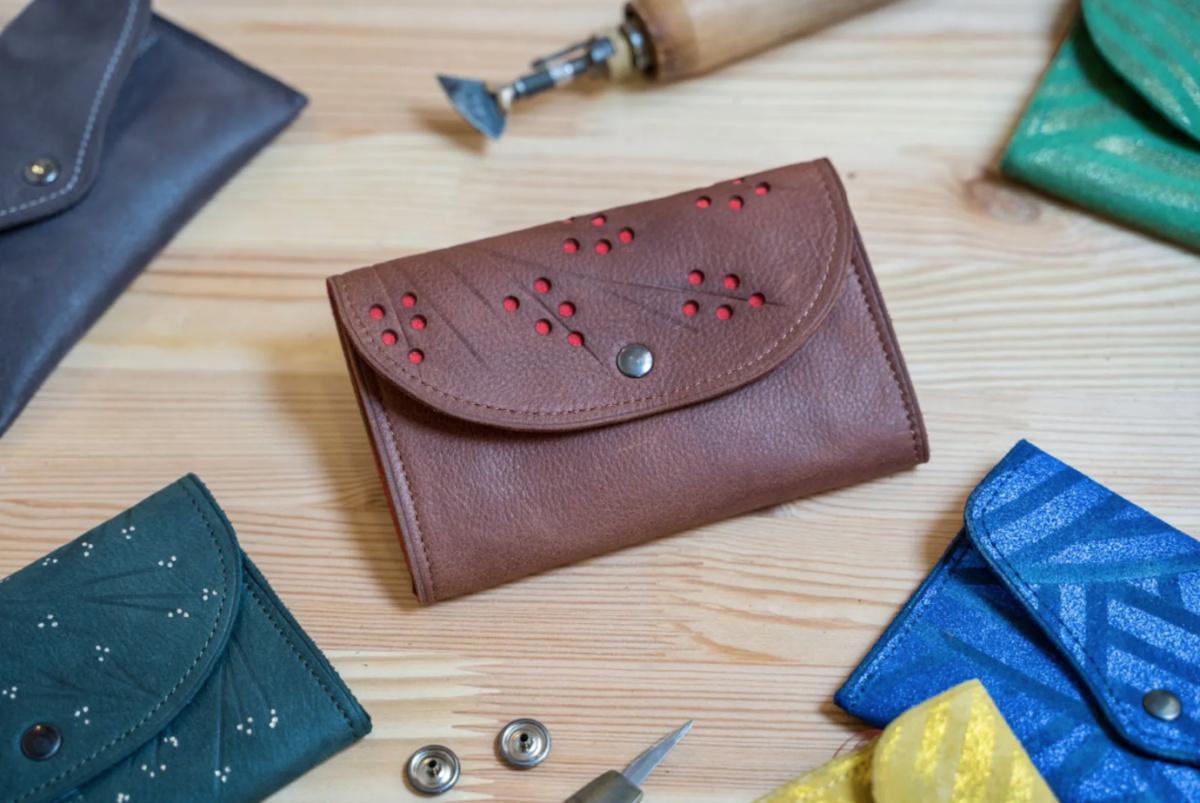 👛 Fabrique ton porte-monnaie en cuir avec Sandra 👛 Fabrique ton porte-monnaie en cuir avec Sandra