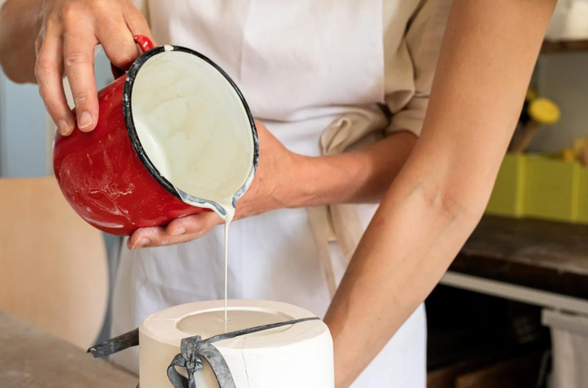 🖐️ Initiez-vous au moulage en céramique avec Dora 🖐️ Initiez-vous au moulage en céramique avec Dora