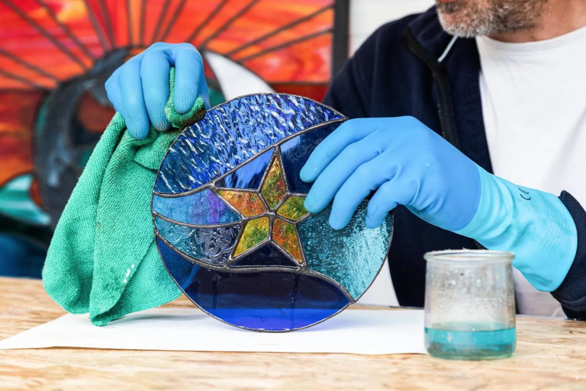 🪟 Initiez-vous à l’art du vitrail avec Virji 🪟 Initiez-vous à l’art du vitrail avec Virji