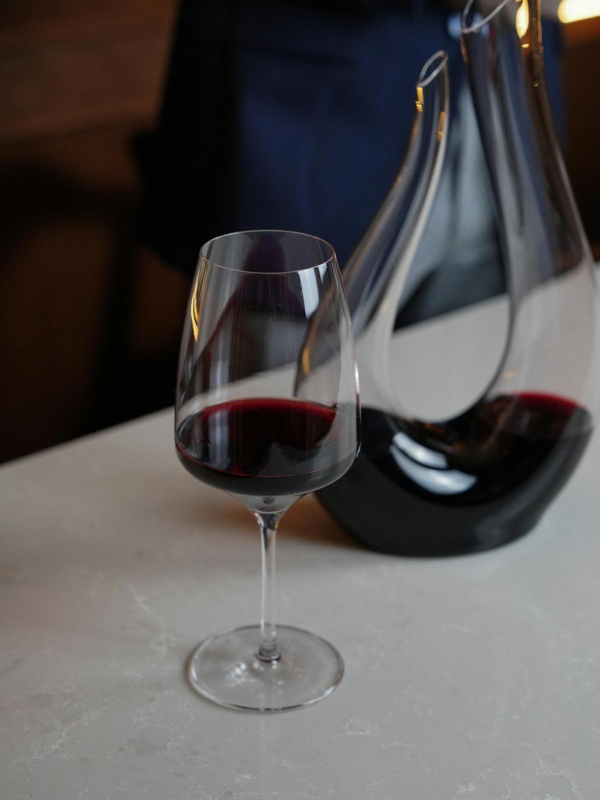 🍷 Initiez-vous à l’art de la dégustation avec un sommelier passionné 🍷 Initiez-vous à l’art de la dégustation avec un sommelier passionné