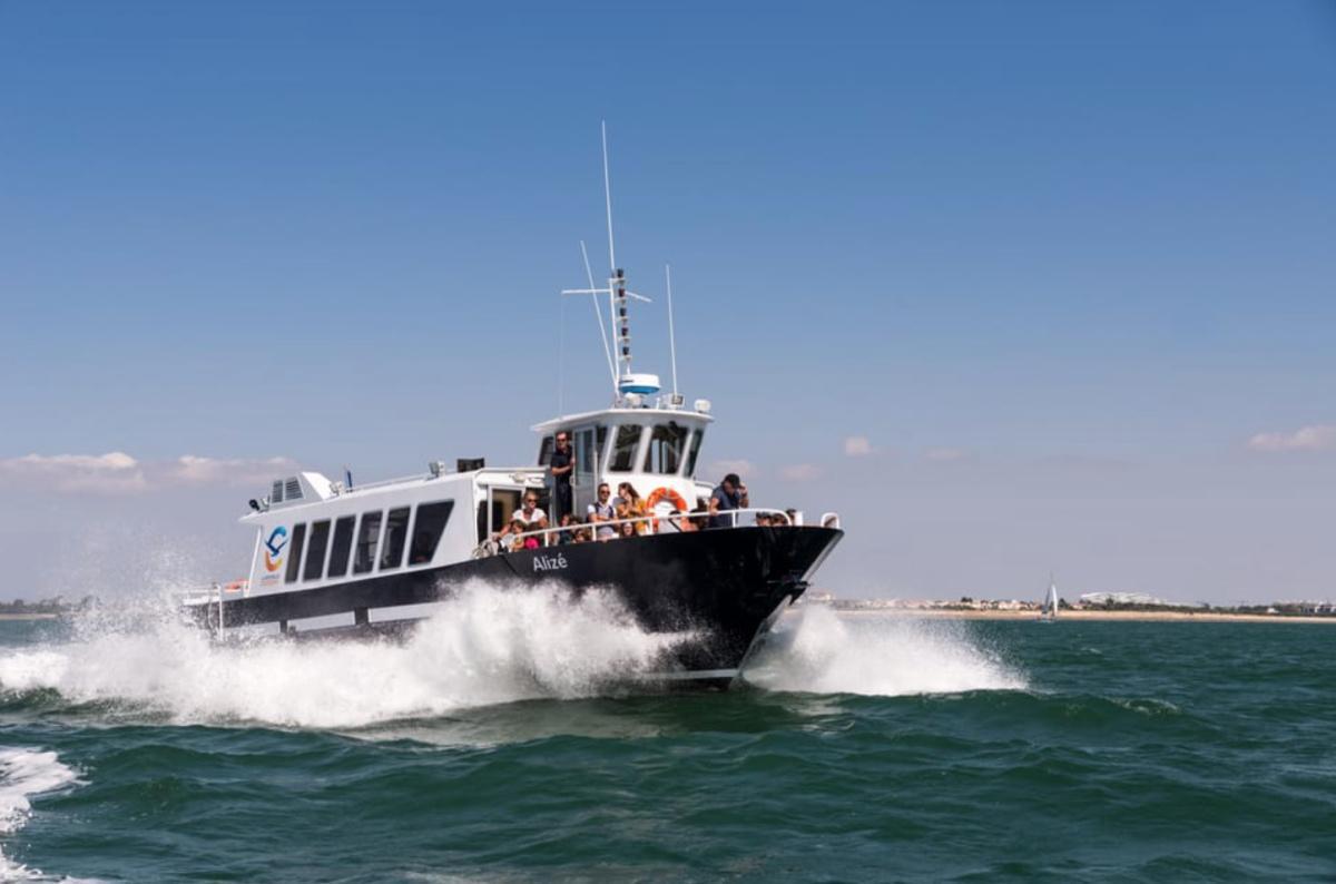 🛥️ Découvrez La Rochelle et ses 3 ports lors d’une croisière commentée 🛥️ Découvrez La Rochelle et ses 3 ports lors d’une croisière commentée