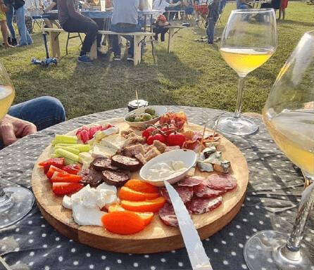 🎶 Où profiter des guinguettes et soirées d’été autour de La Rochelle en 2025 ?