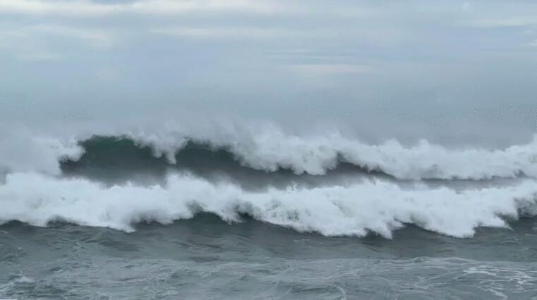 Houle cyclonique en Charente-Maritime : des vagues jusqu’à 4 mètres attendues