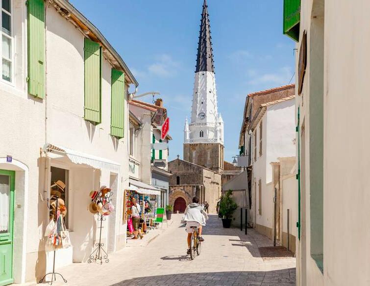 🏘️ Les plus beaux villages à visiter autour de La Rochelle – Escapades et charme local