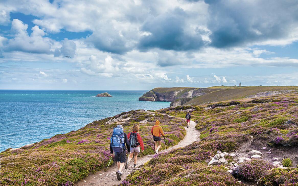 Rando' crêpes au départ de la plage de Chef de Baie Rando' crêpes au départ de la plage de Chef de Baie