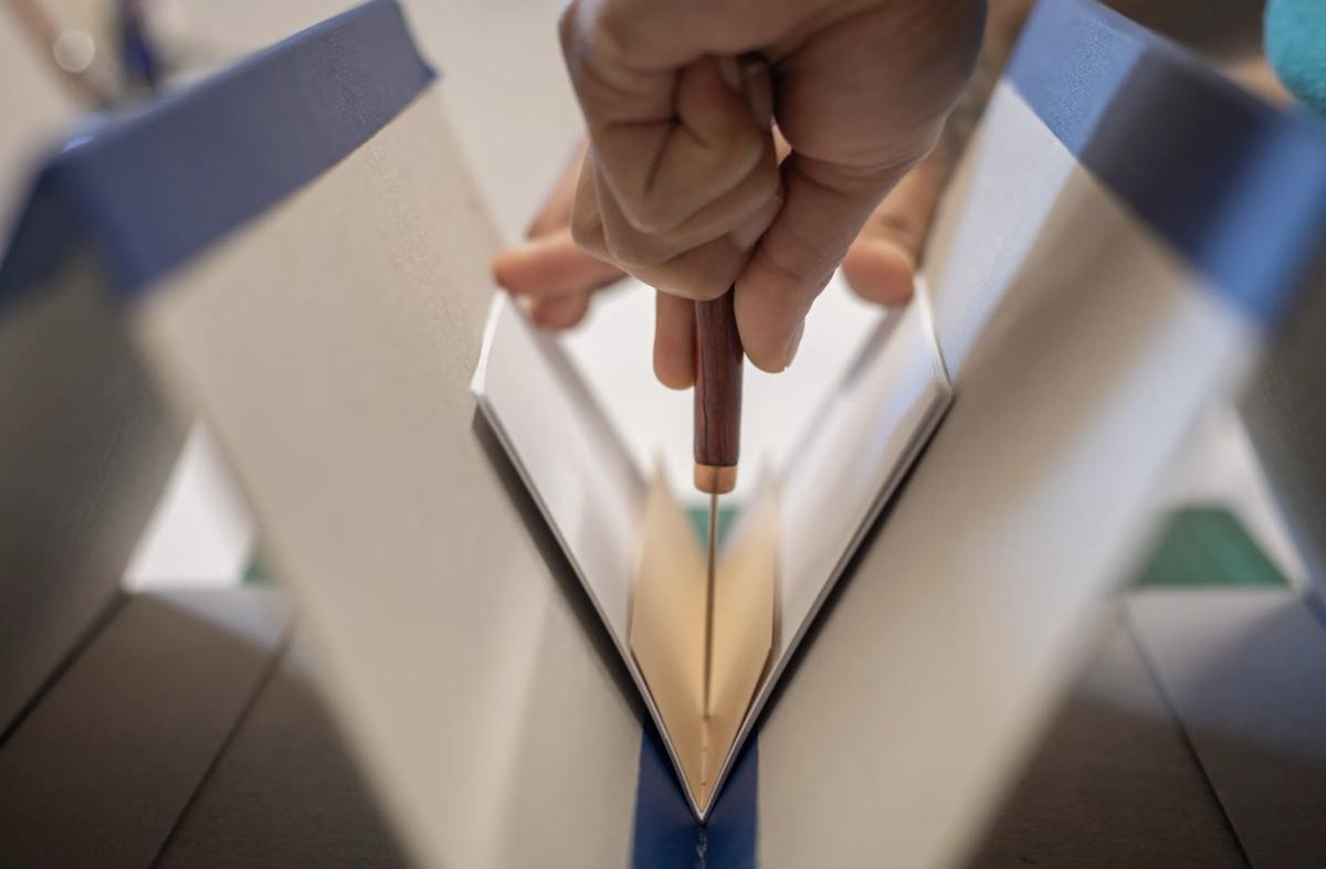 Fabriquez votre carnet en reliure criss cross avec Valérie