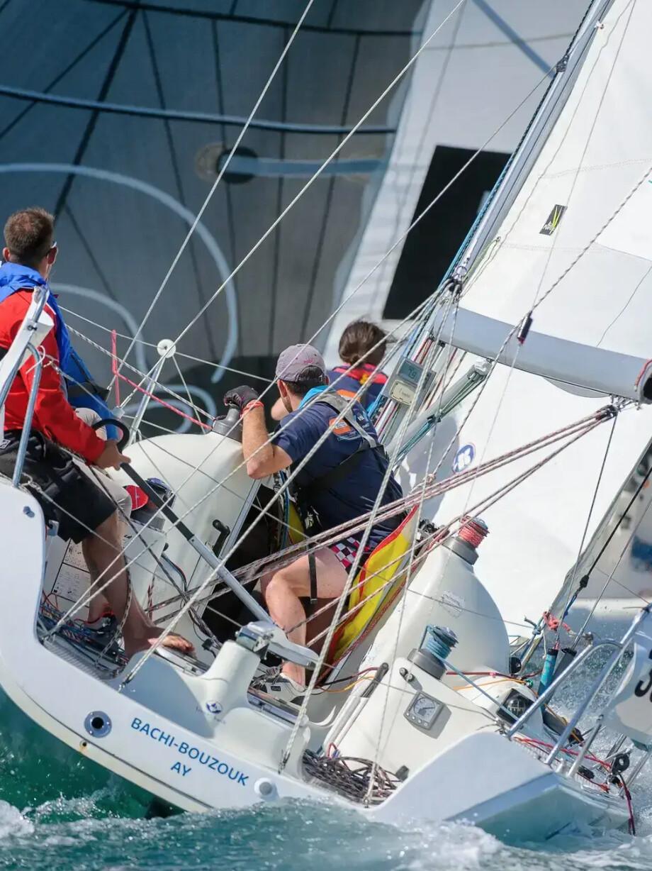 ⛵ Stages et cours de voile au départ de La Rochelle