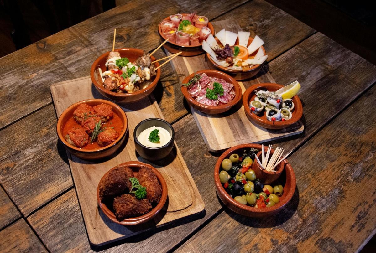 Top 5 des Meilleurs Bars à Tapas & Plats à Partager à La Rochelle en Mai 2026 : Le Guide Local Top 5 des Meilleurs Bars à Tapas & Plats à Partager à La Rochelle en Mai 2026 : Le Guide Local