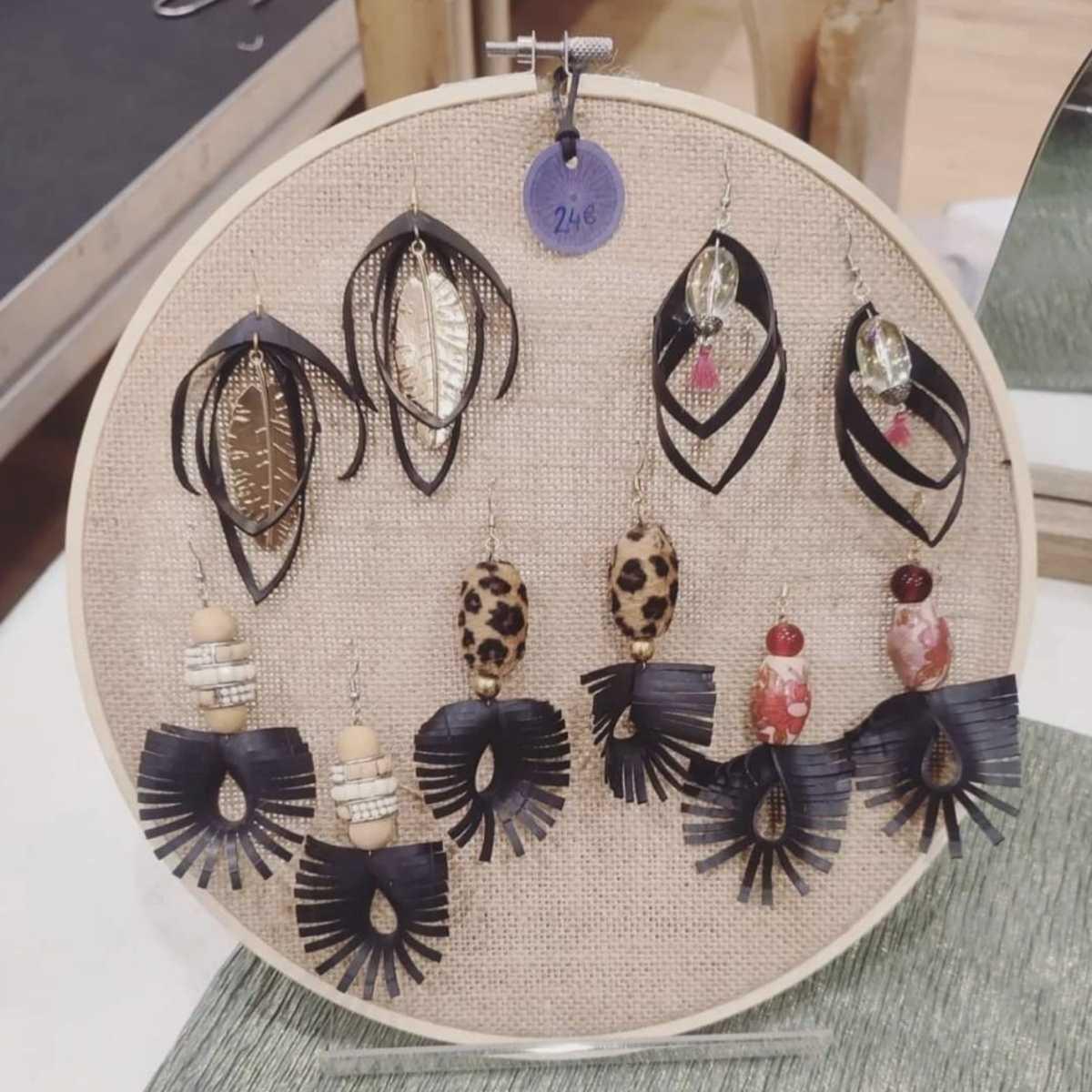 Bijoux en chambre à air de vélo à La Belle Affaire