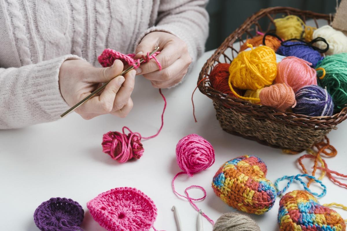 Atelier Collaboratif Tricot-Crochet à la Médiathèque Michel-Crépeau Atelier Collaboratif Tricot-Crochet à la Médiathèque Michel-Crépeau