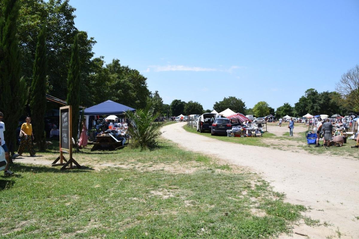 Brocante et Vide Grenier au Centre Équestre de La Jarne