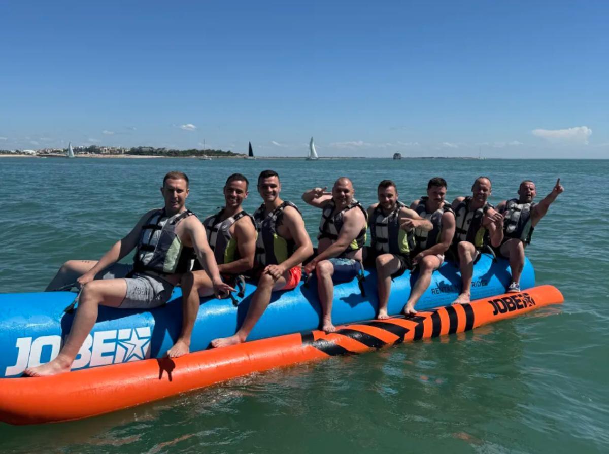 Bouée Tractée à La Rochelle : Sensations fortes et fous rires garantis