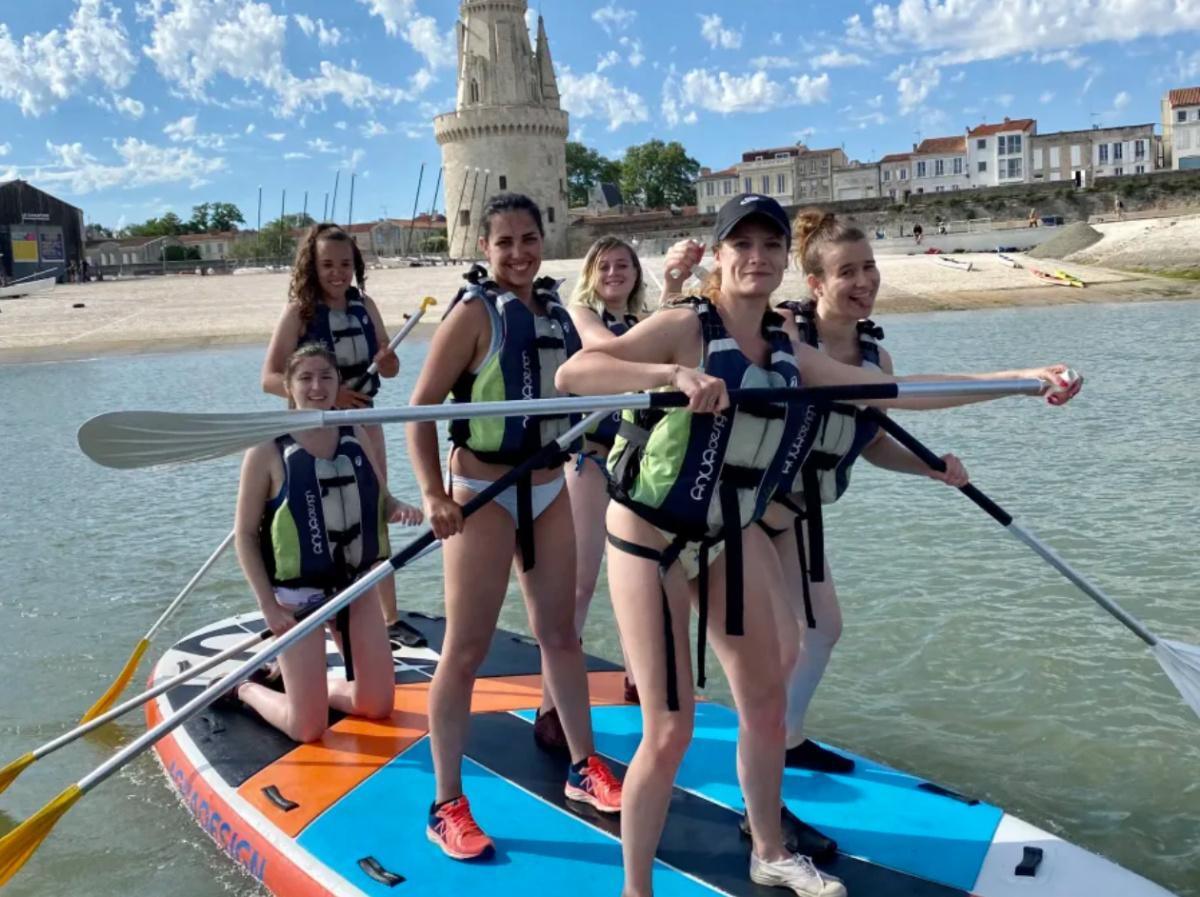 🏄‍♂️ Paddle géant à La Rochelle : Une aventure collective et fun sur l'eau