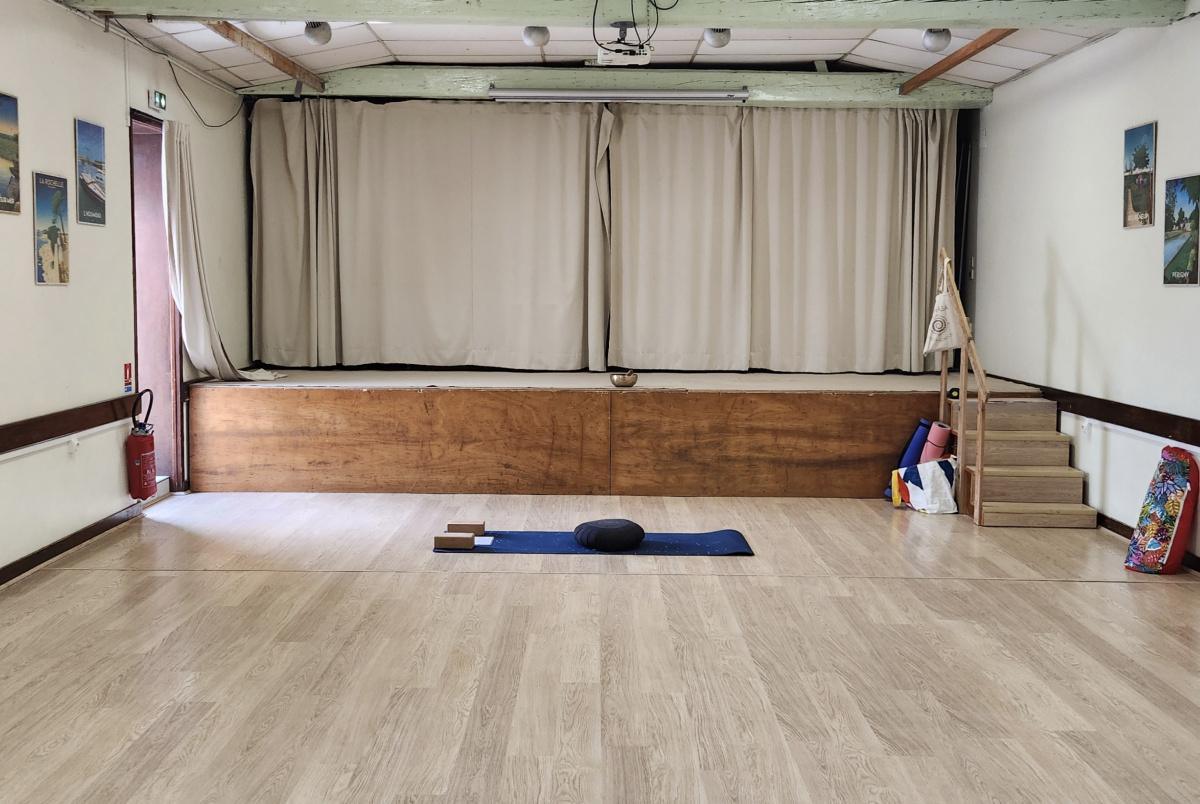 ⭐ Hatha Yoga pour tous à la Salle des fêtes de Clavette ⭐ Hatha Yoga pour tous à la Salle des fêtes de Clavette