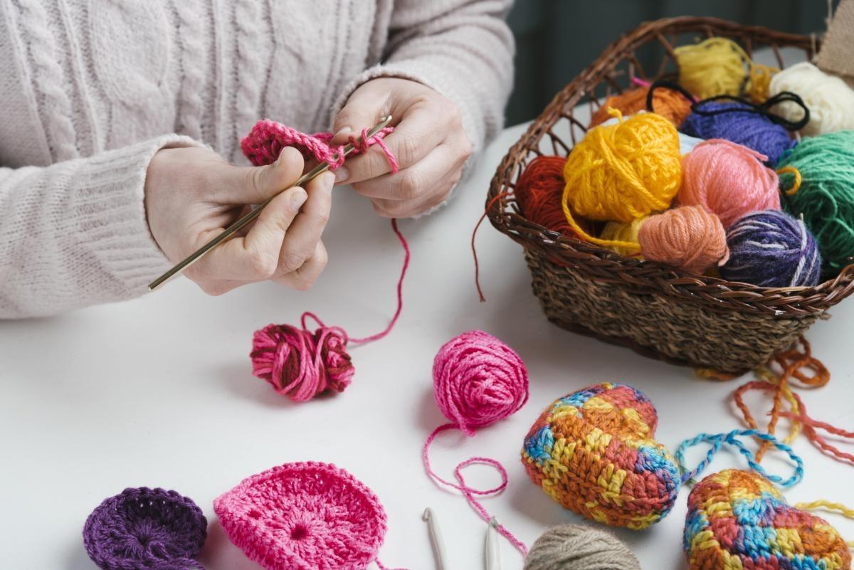 Atelier collaboratif tricot et crochet à la médiathèque Michel-Crépeau Atelier collaboratif tricot et crochet à la médiathèque Michel-Crépeau