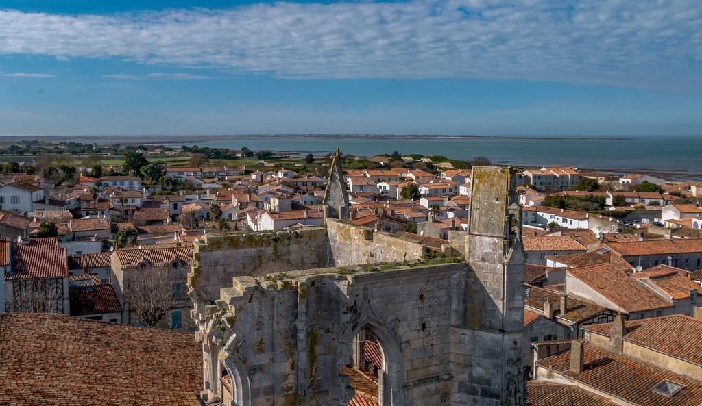 Île de Ré à vélo depuis La Rochelle : le pont, les itinéraires, la location et où dormir Île de Ré à vélo depuis La Rochelle : le pont, les itinéraires, la location et où dormir