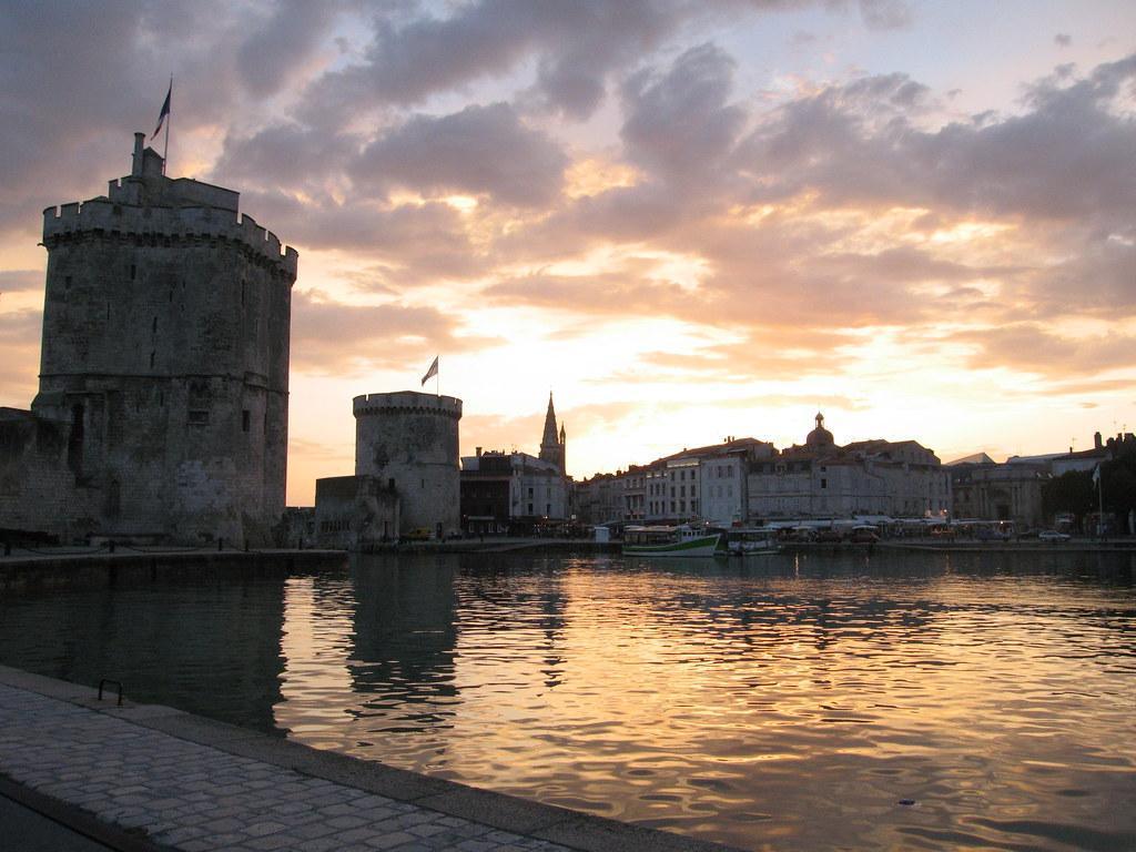 Week-end en amoureux à La Rochelle : idées romantiques et où dormir pour la Saint-Valentin 2027 Week-end en amoureux à La Rochelle : idées romantiques et où dormir pour la Saint-Valentin 2027