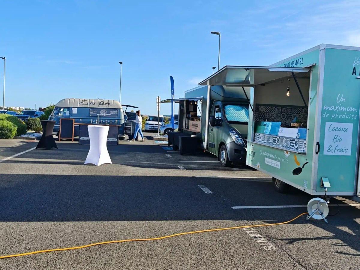 Repas d'entreprise à La Rochelle : La Petite Crêperie Ambulante s'invite dans vos locaux Repas d'entreprise à La Rochelle : La Petite Crêperie Ambulante s'invite dans vos locaux