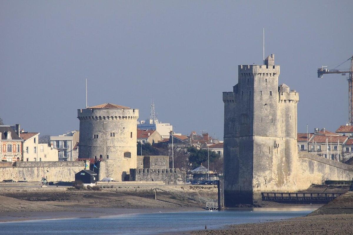 Le saviez-vous ? Pourquoi le Vieux-Port se vide à marée basse ? Le saviez-vous ? Pourquoi le Vieux-Port se vide à marée basse ?