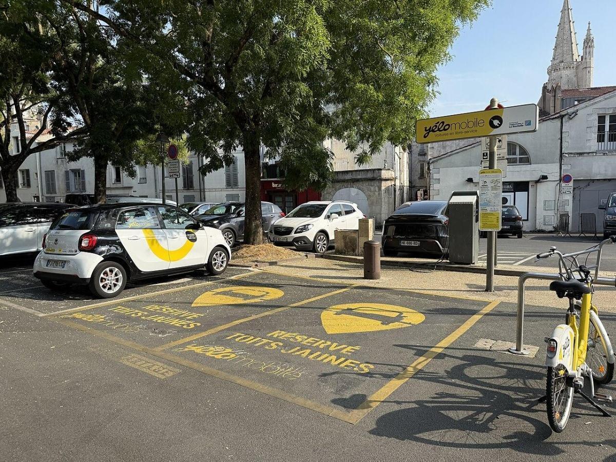 Le saviez-vous ? Des voitures électriques en libre-service à La Rochelle dès les années 90 Le saviez-vous ? Des voitures électriques en libre-service à La Rochelle dès les années 90