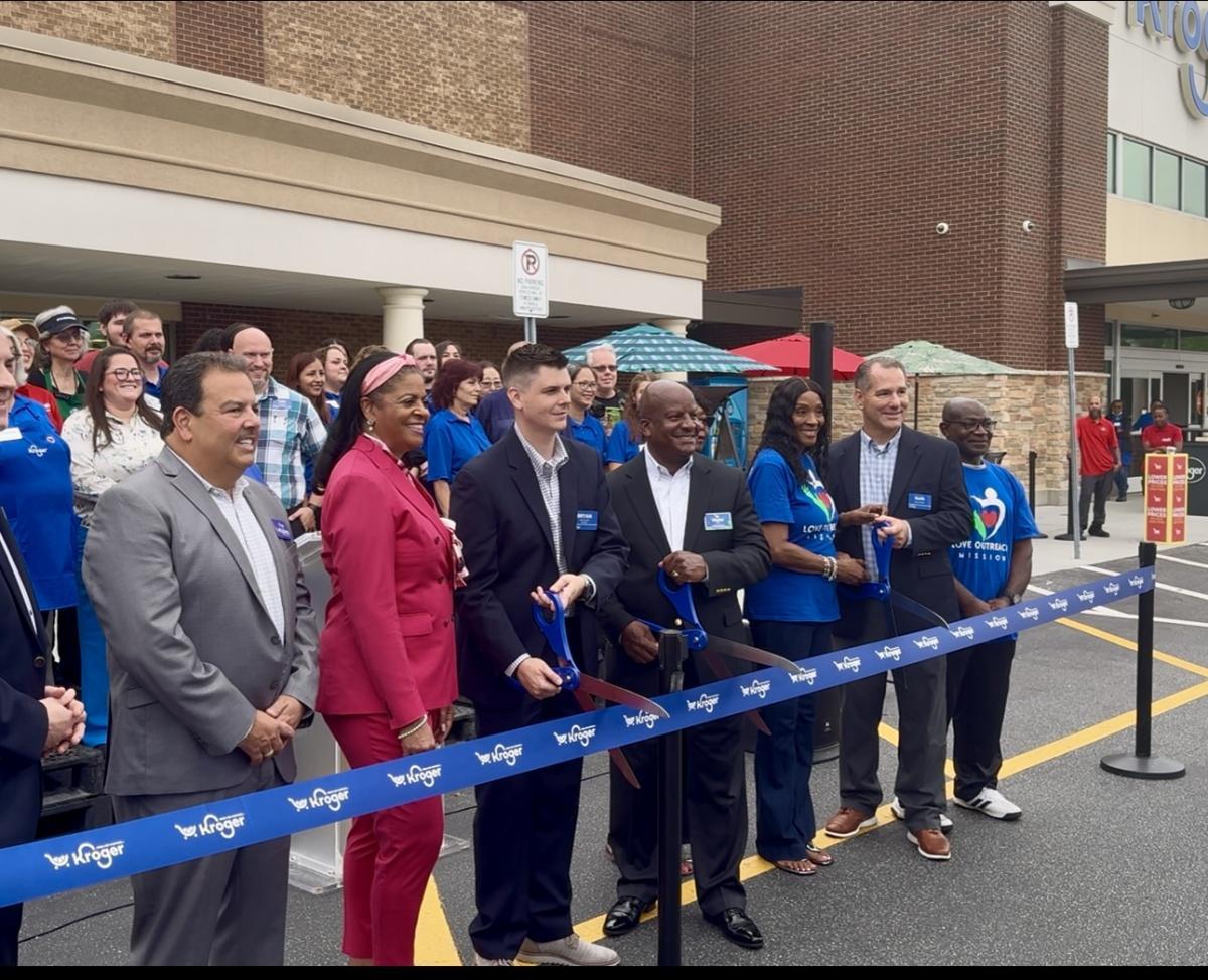 Food Pantry: Love Outreach Missions Saturdays 9:00AM to 2:00 PM Food Pantry: Love Outreach Missions Saturdays 9:00AM to 2:00 PM