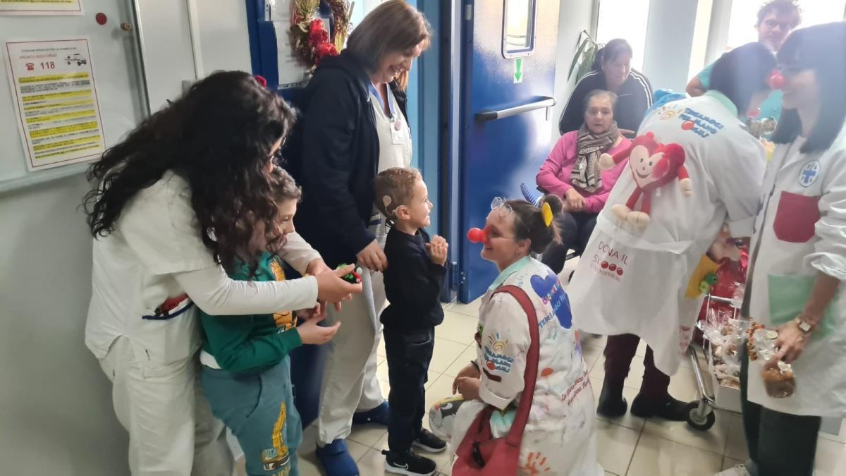 Un Dono per un Sorriso: La Solidarietà che Illumina i Reparti Pediatrici