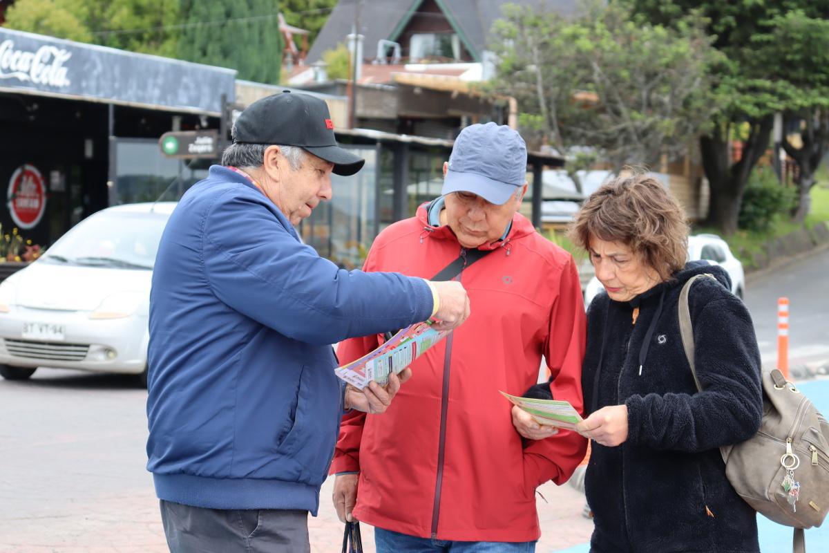 Acopucón entrega información a las comunidades de Villarrica y Pucón