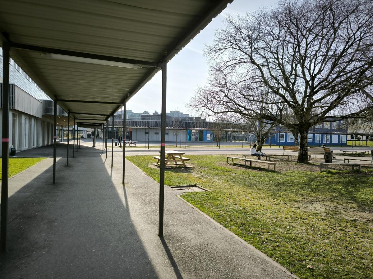 Notre cité scolaire des lycées de Mérignac Notre cité scolaire des lycées de Mérignac