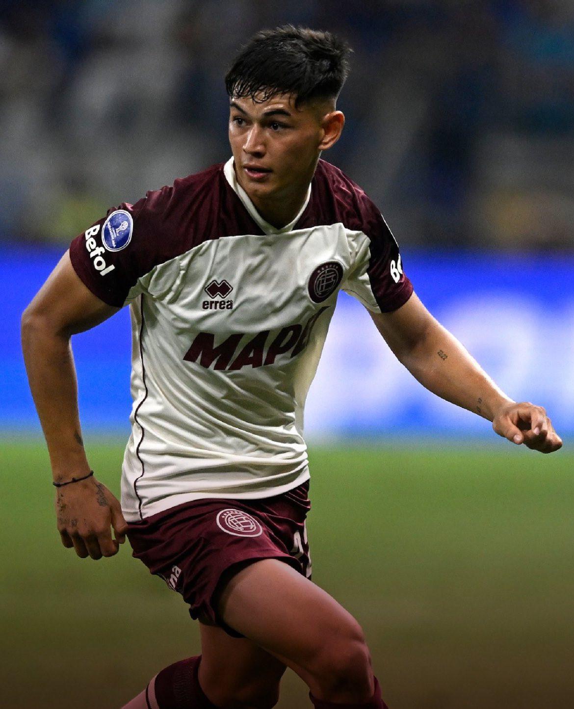 Cruzeiro abre vantagem, mas permite empate do Lanús na semifinal da Sul-Americana Cruzeiro abre vantagem, mas permite empate do Lanús na semifinal da Sul-Americana