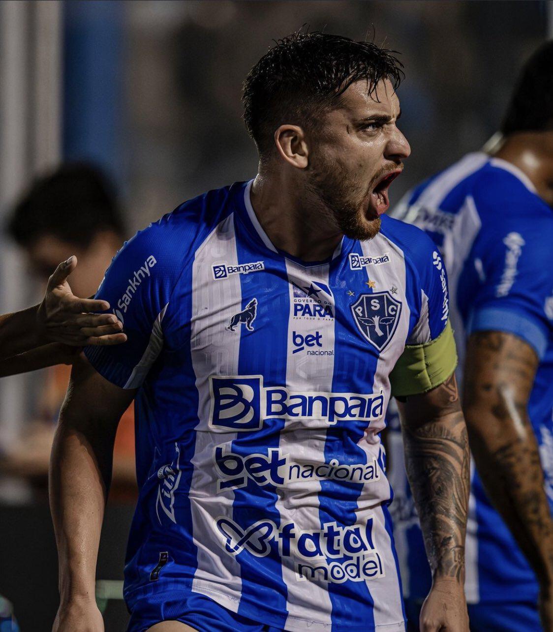 Paysandu vira contra Coritiba mesmo com um a menos e se distancia da zona de rebaixamento