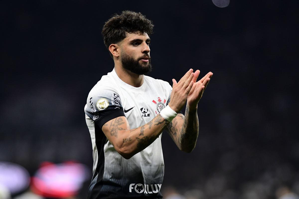 Corinthians e Racing empatam em Itaquera com chuva e belos gols Corinthians e Racing empatam em Itaquera com chuva e belos gols